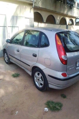 nissan almera tino